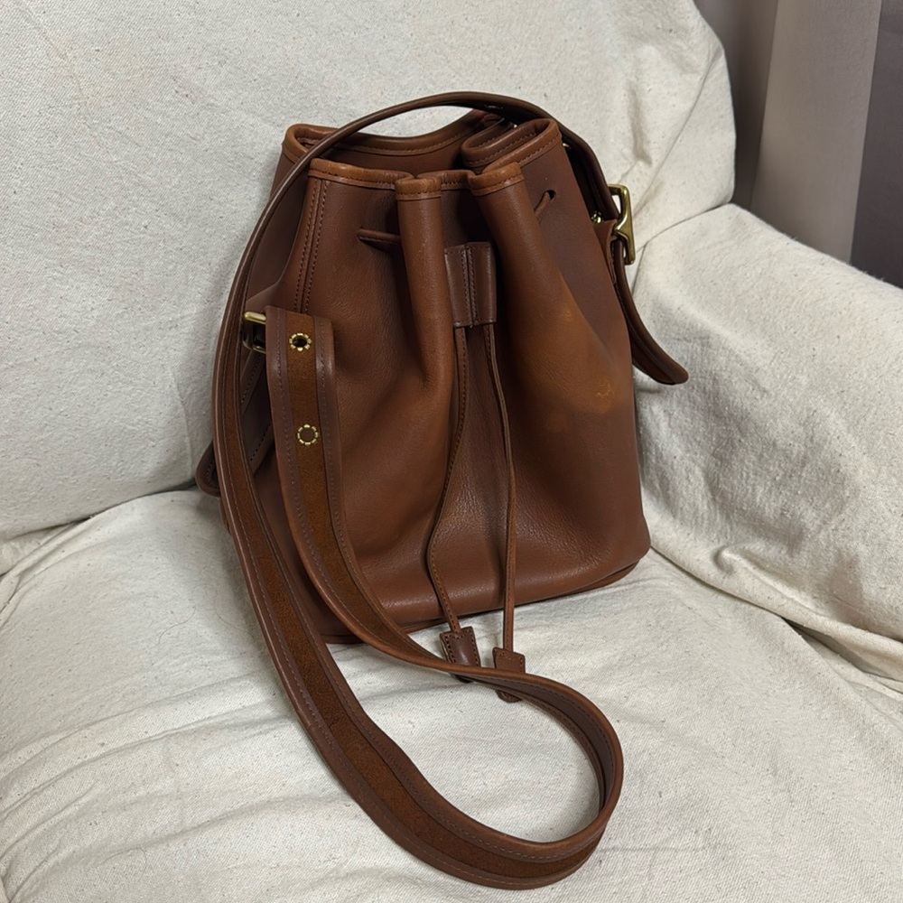 Vintage EUC 1990’s Authentic Coach Bucket Bag